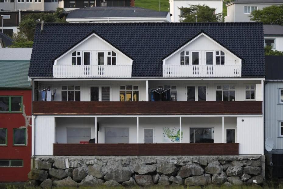 Spacious City Center Home By The Sea Klaksvík Zewnętrze zdjęcie