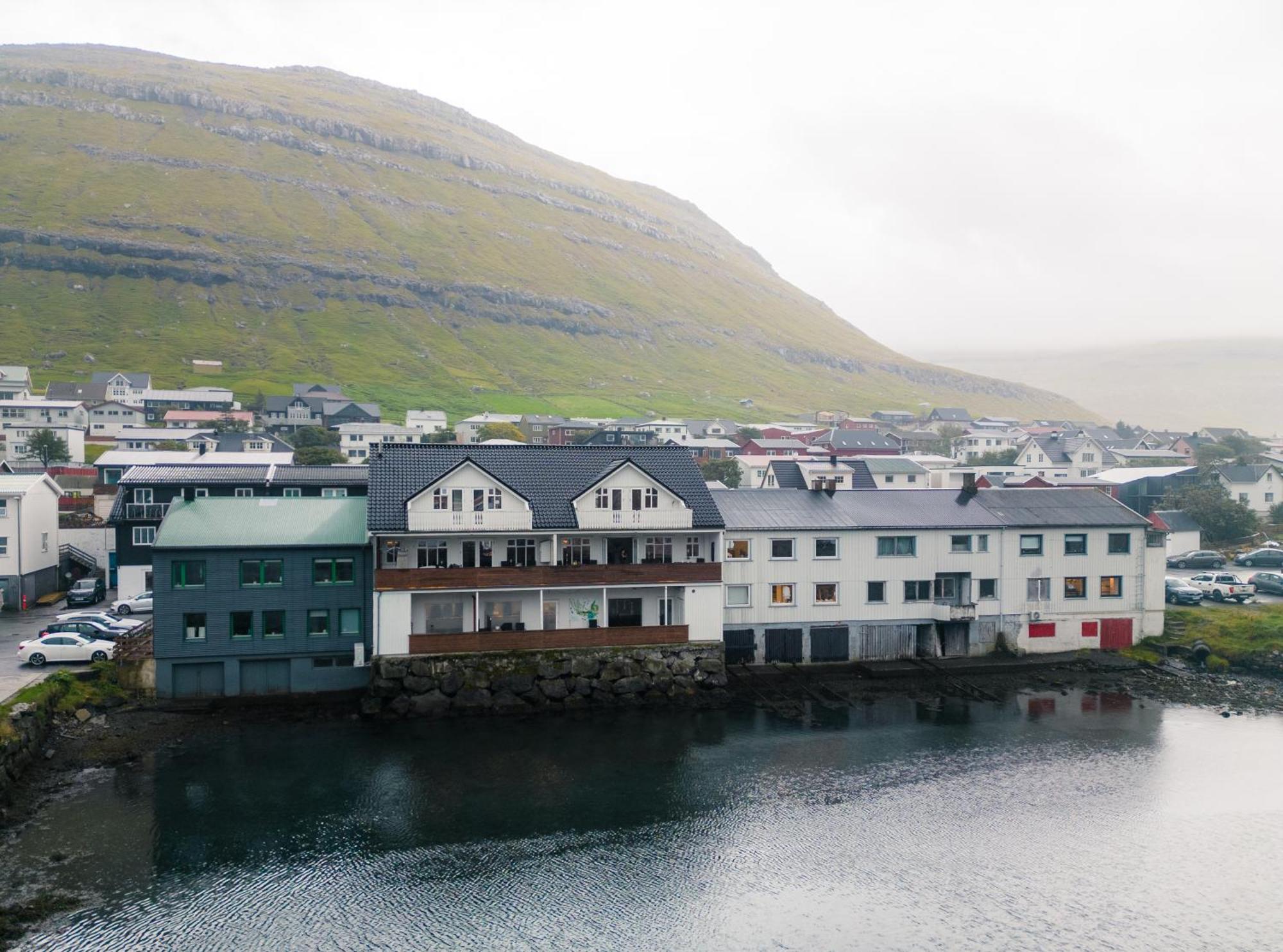 Spacious City Center Home By The Sea Klaksvík Zewnętrze zdjęcie